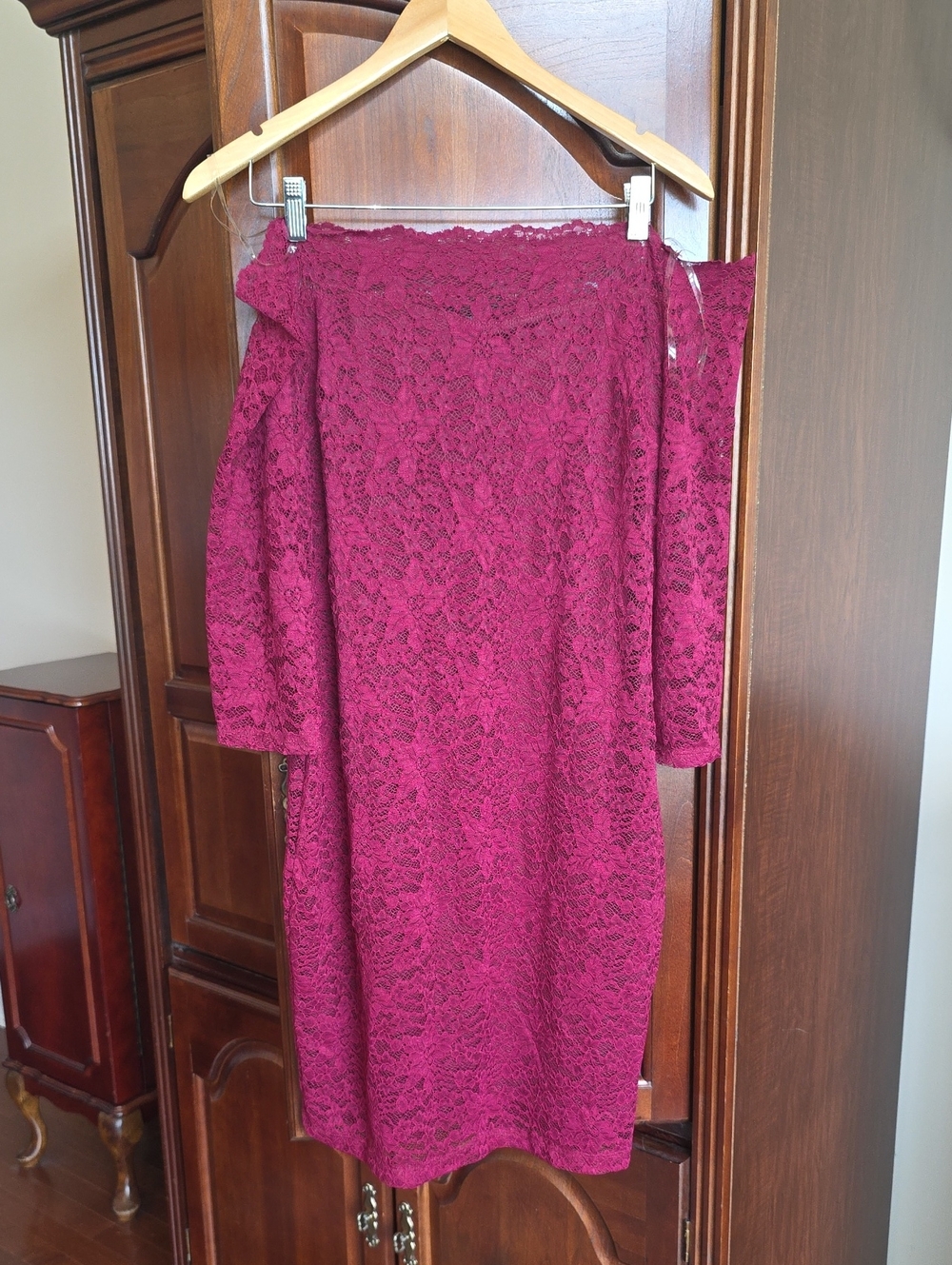Off-Shoulder Lace Sheath Dress 1x
